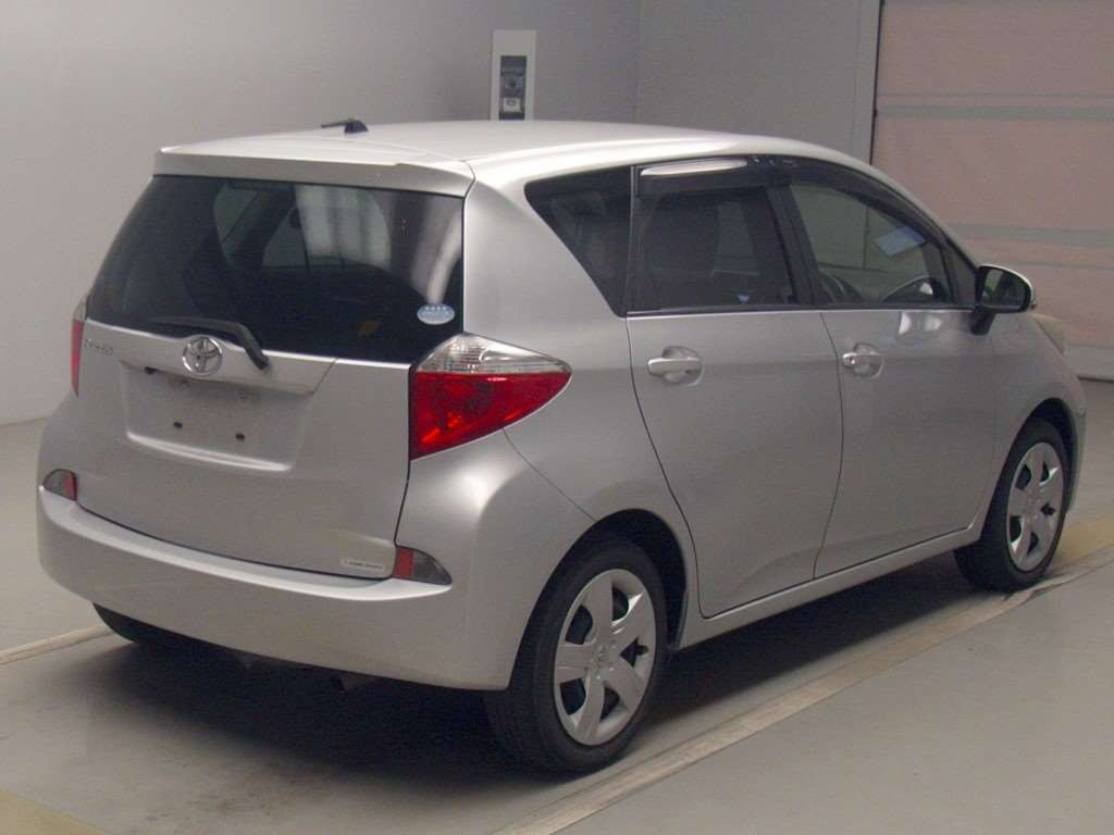 2014 Toyota Ractis NSP120[1]