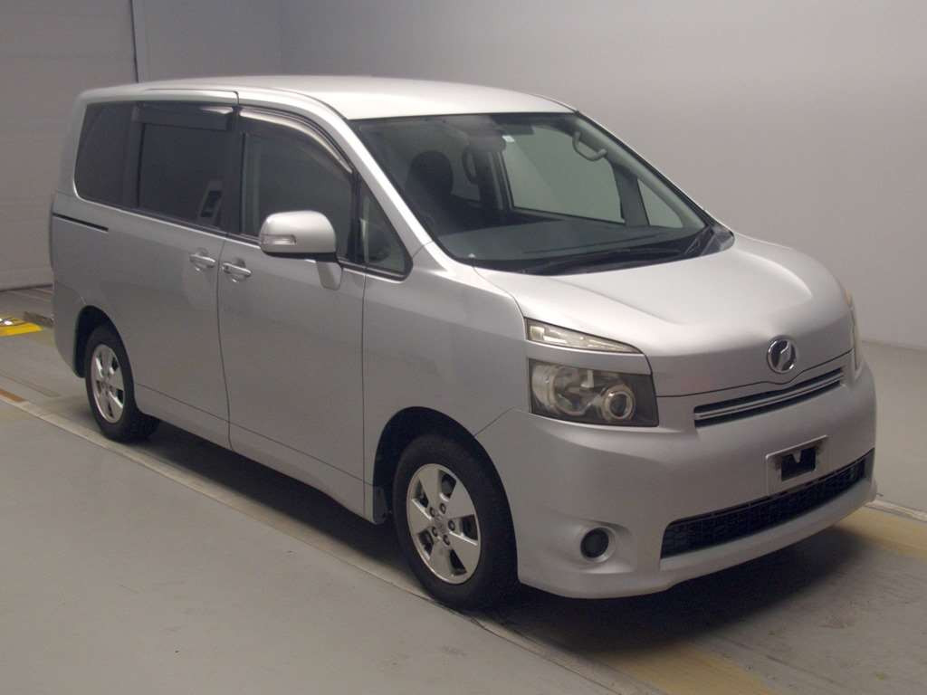 2009 Toyota Voxy ZRR70G[2]