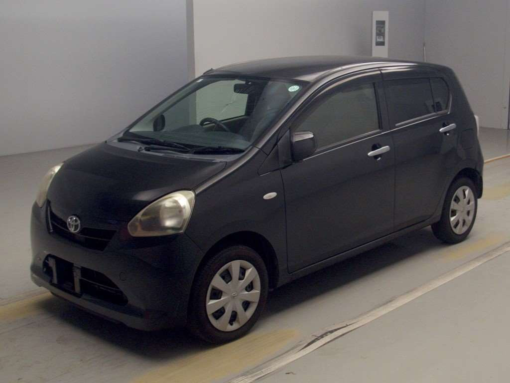 2013 Toyota Pixis Epoch LA300A[0]