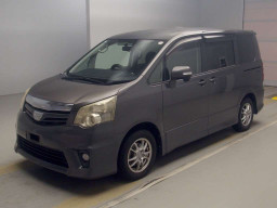 2010 Toyota Noah