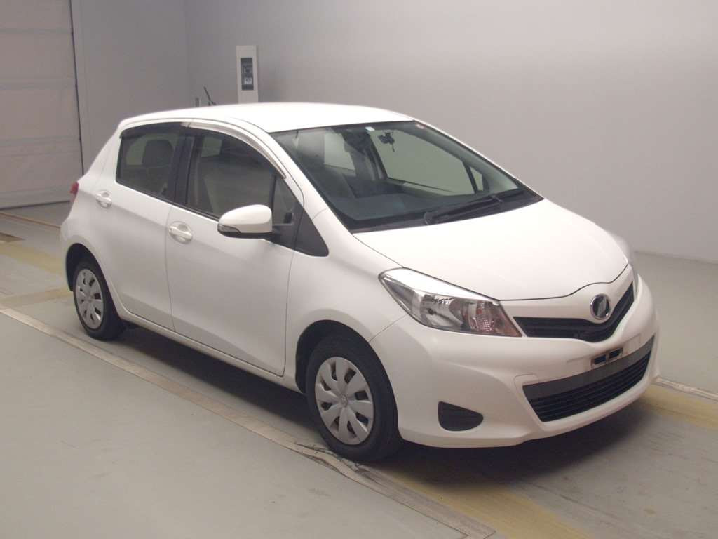 2014 Toyota Vitz KSP130[2]