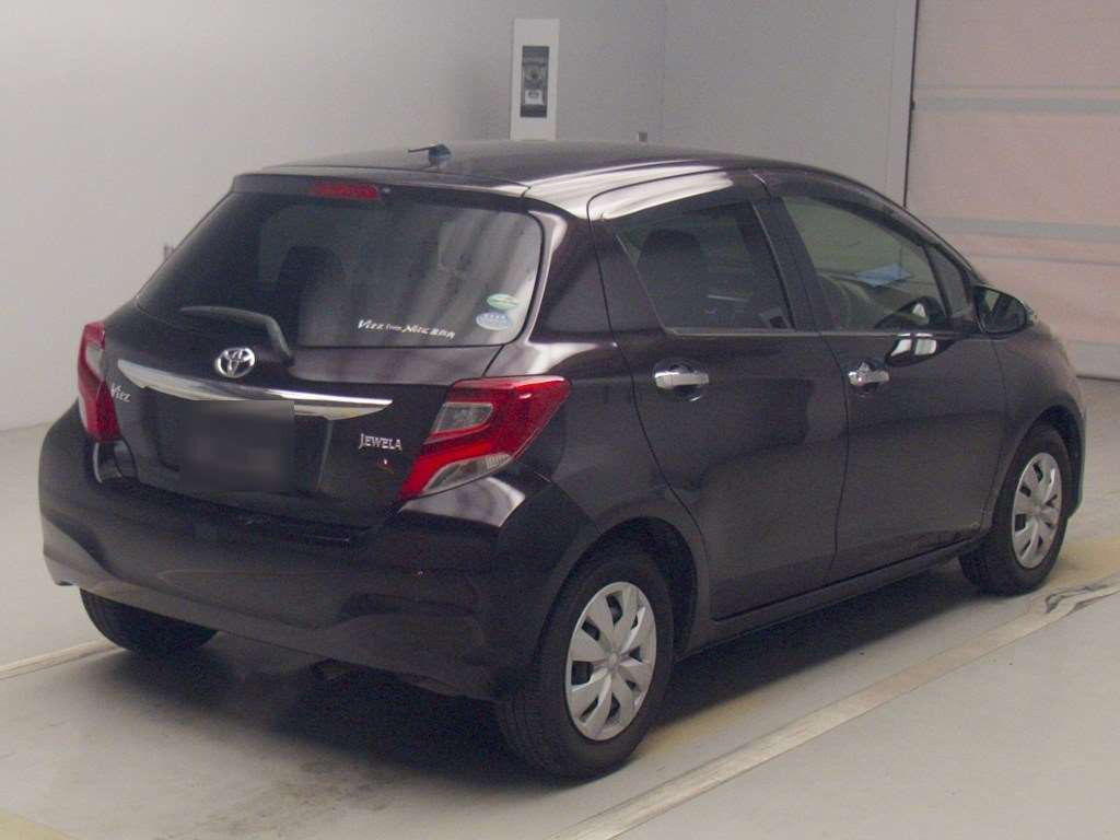 2014 Toyota Vitz NSP130[1]