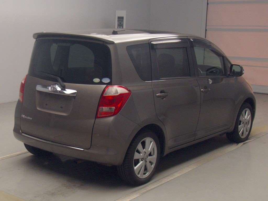 2005 Toyota Ractis NCP100[1]