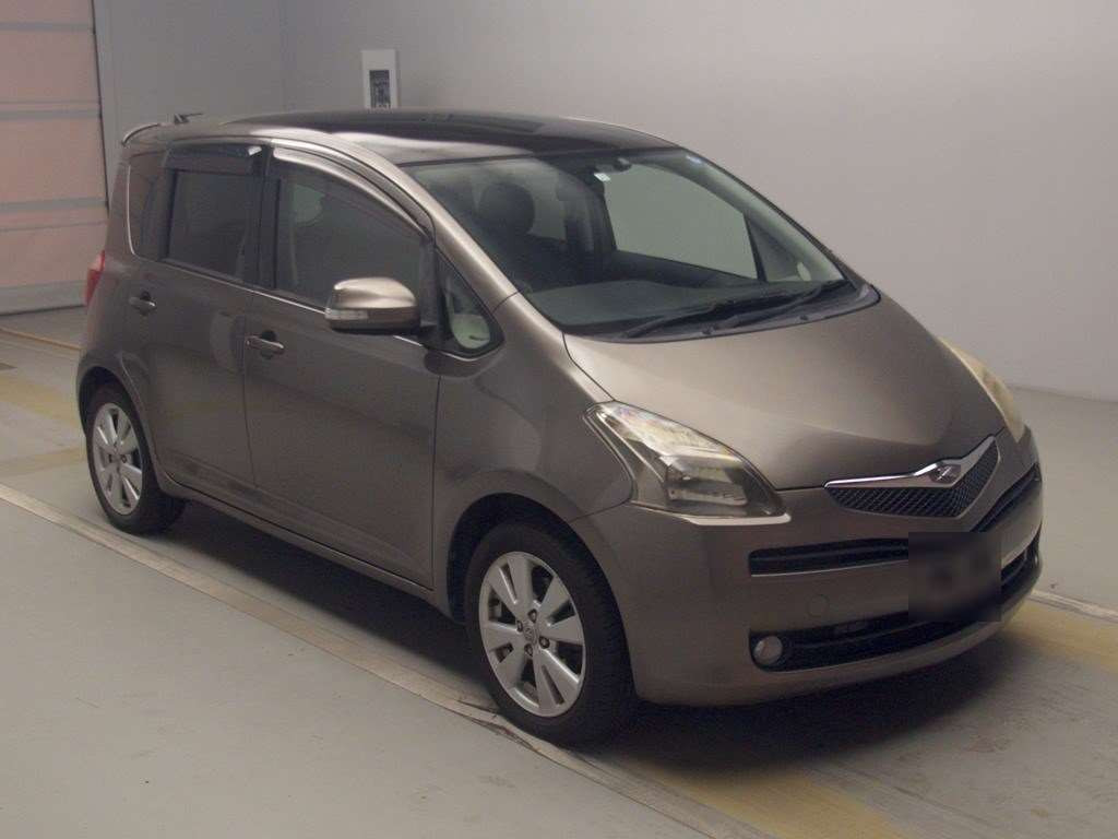 2005 Toyota Ractis NCP100[2]