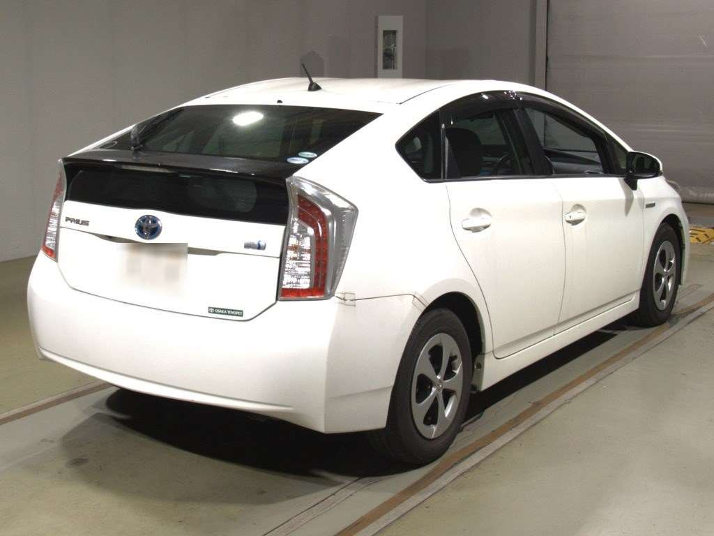 2015 Toyota Prius ZVW30[1]