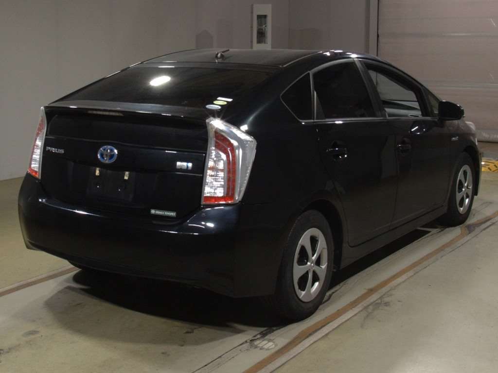 2013 Toyota Prius ZVW30[1]