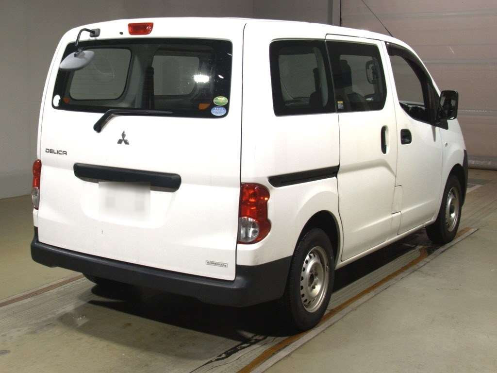 2017 Mitsubishi Delica Van BVM20[1]