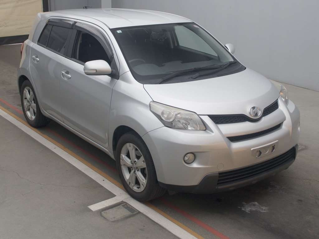 2010 Toyota IST NCP110[2]