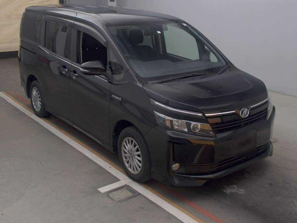 2014 Toyota Voxy ZWR80G[2]