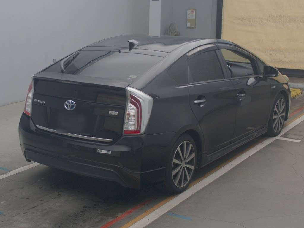 2012 Toyota Prius ZVW30[1]