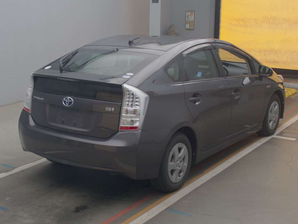 2011 Toyota Prius ZVW30[1]