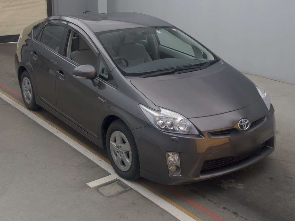 2011 Toyota Prius ZVW30[2]