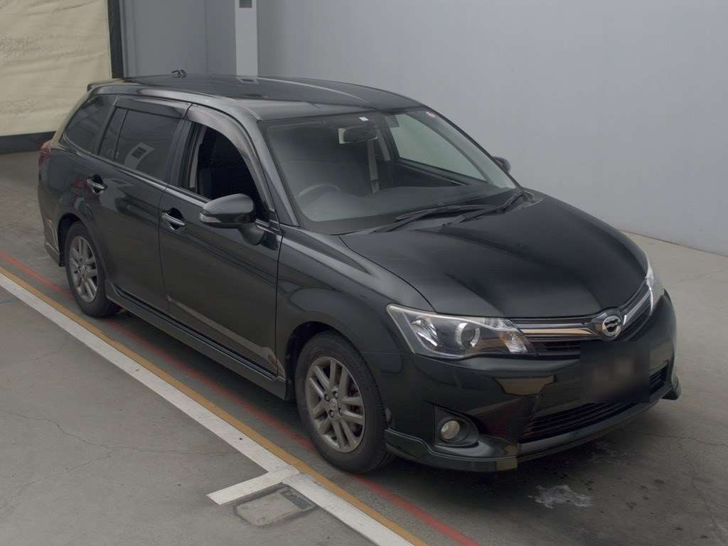 2013 Toyota Corolla Fielder NZE161G[2]