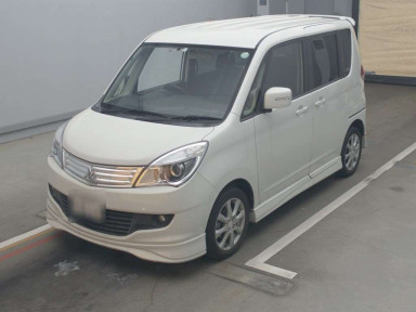 2013 Mitsubishi Delica D2