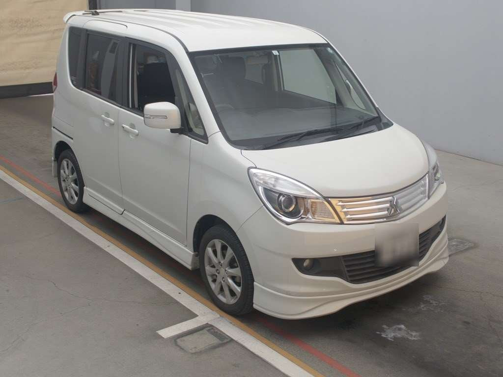 2013 Mitsubishi Delica D2 MB15S[2]