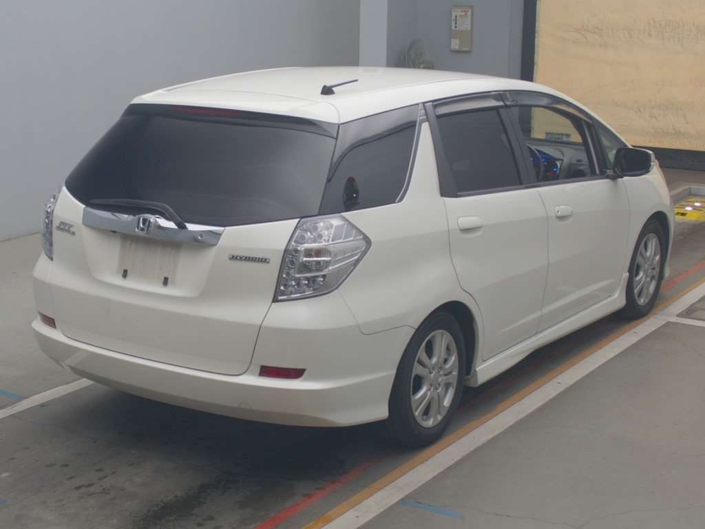 2011 Honda Fit Shuttle Hybrid GP2[1]