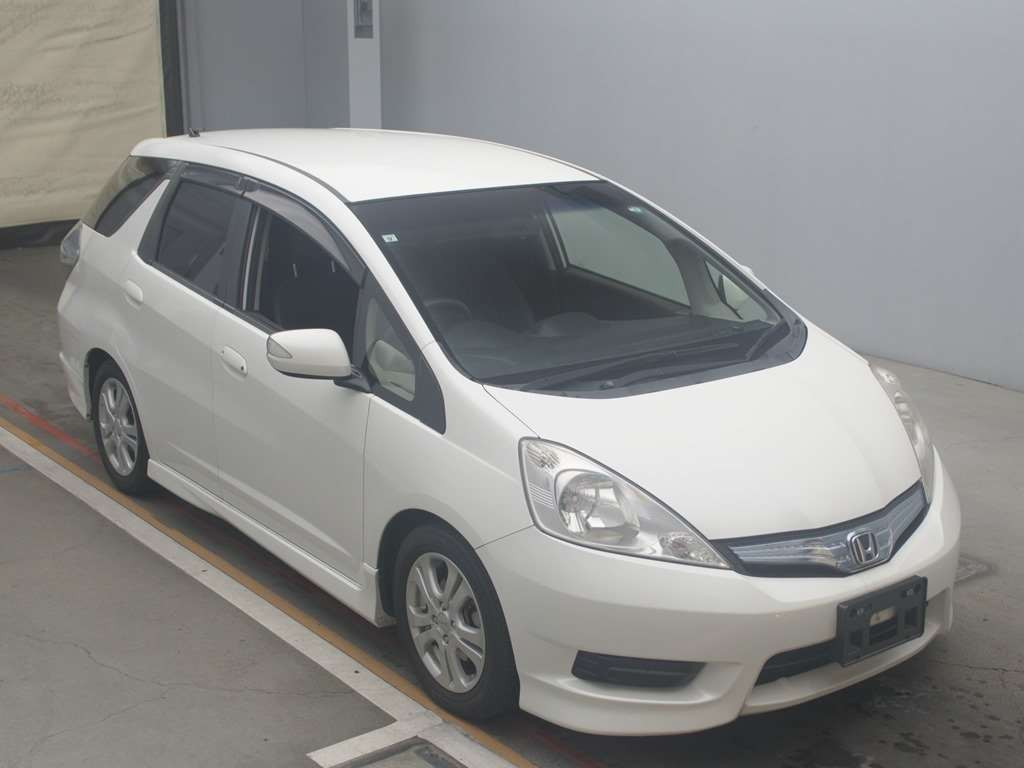 2011 Honda Fit Shuttle Hybrid GP2[2]