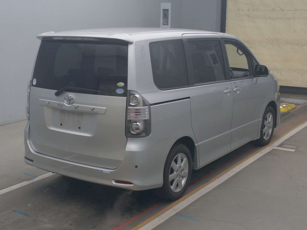 2007 Toyota Voxy ZRR70W[1]