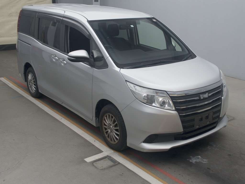 2014 Toyota Noah ZRR80G[2]