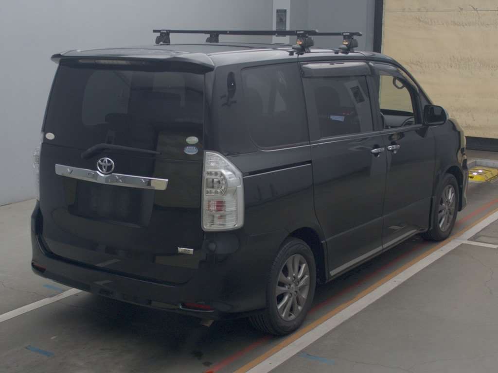 2012 Toyota Voxy ZRR70W[1]