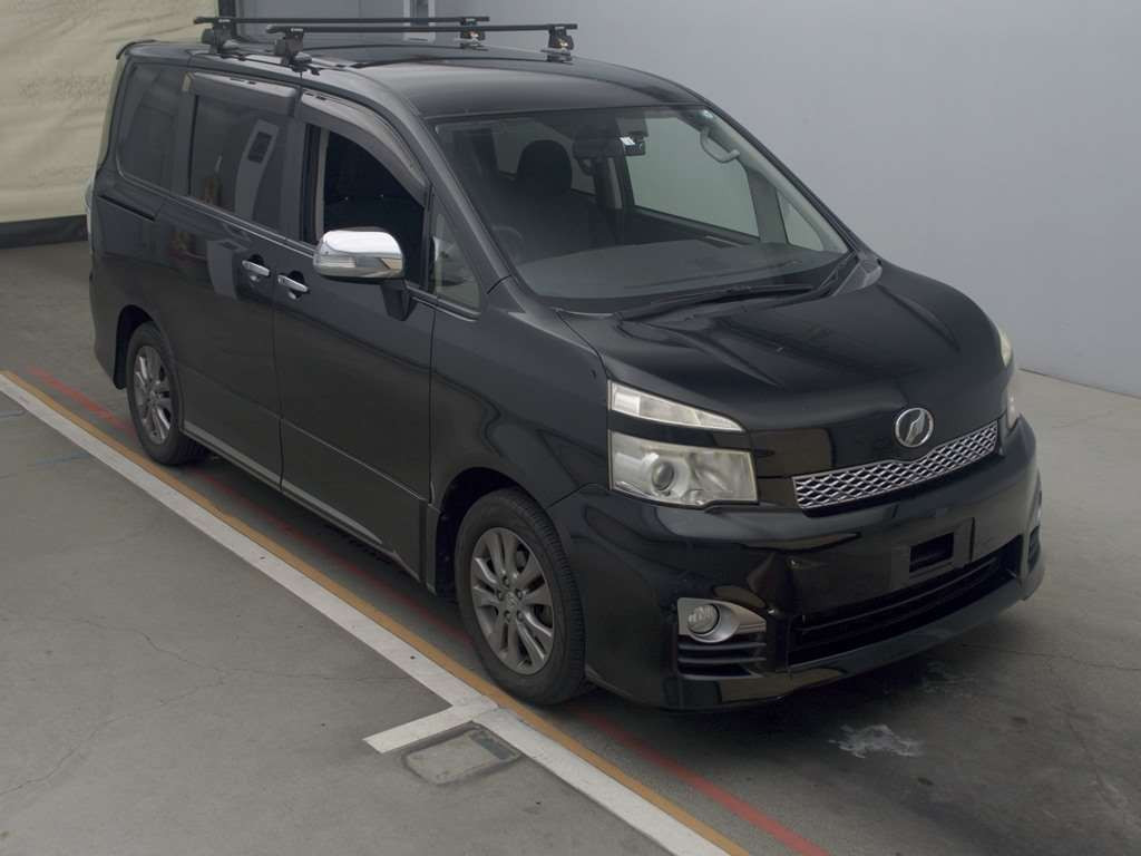 2012 Toyota Voxy ZRR70W[2]