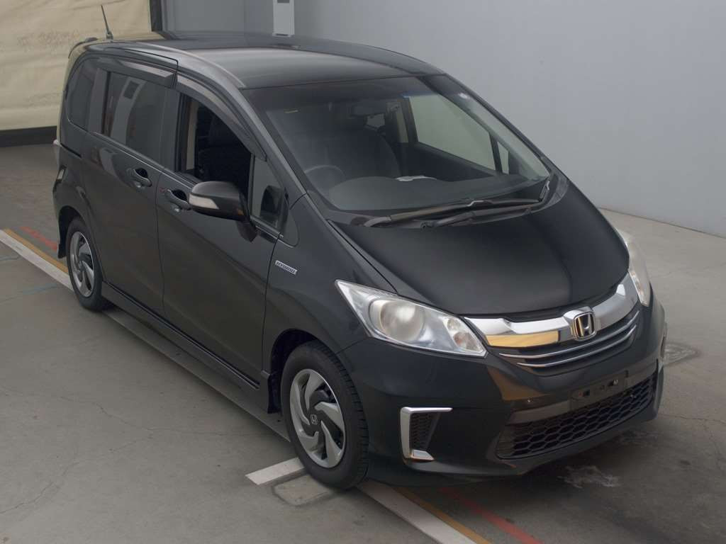 2016 Honda Freed hybrid GP3[2]