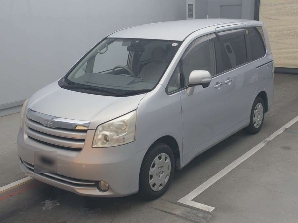 2010 Toyota Noah ZRR70G[0]