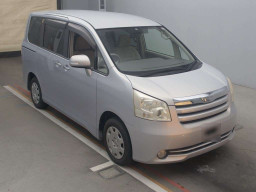 2010 Toyota Noah