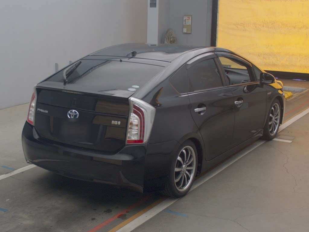 2015 Toyota Prius ZVW30[1]