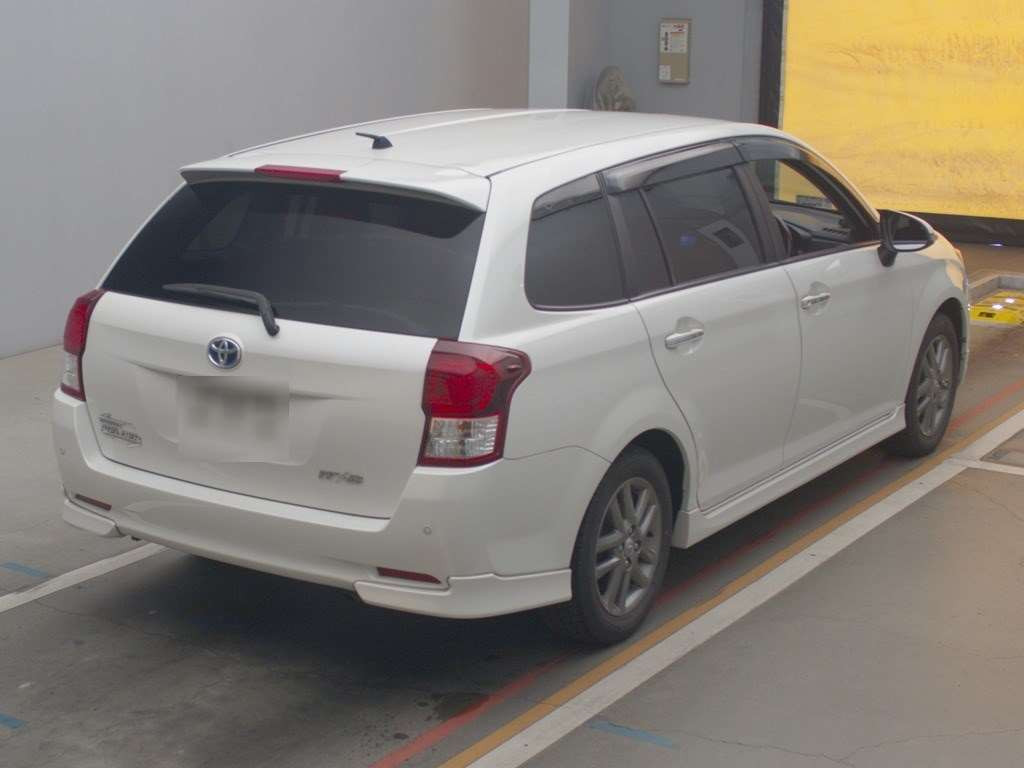 2014 Toyota Corolla Fielder NKE165G[1]