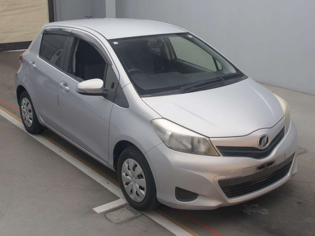 2012 Toyota Vitz NSP130[2]