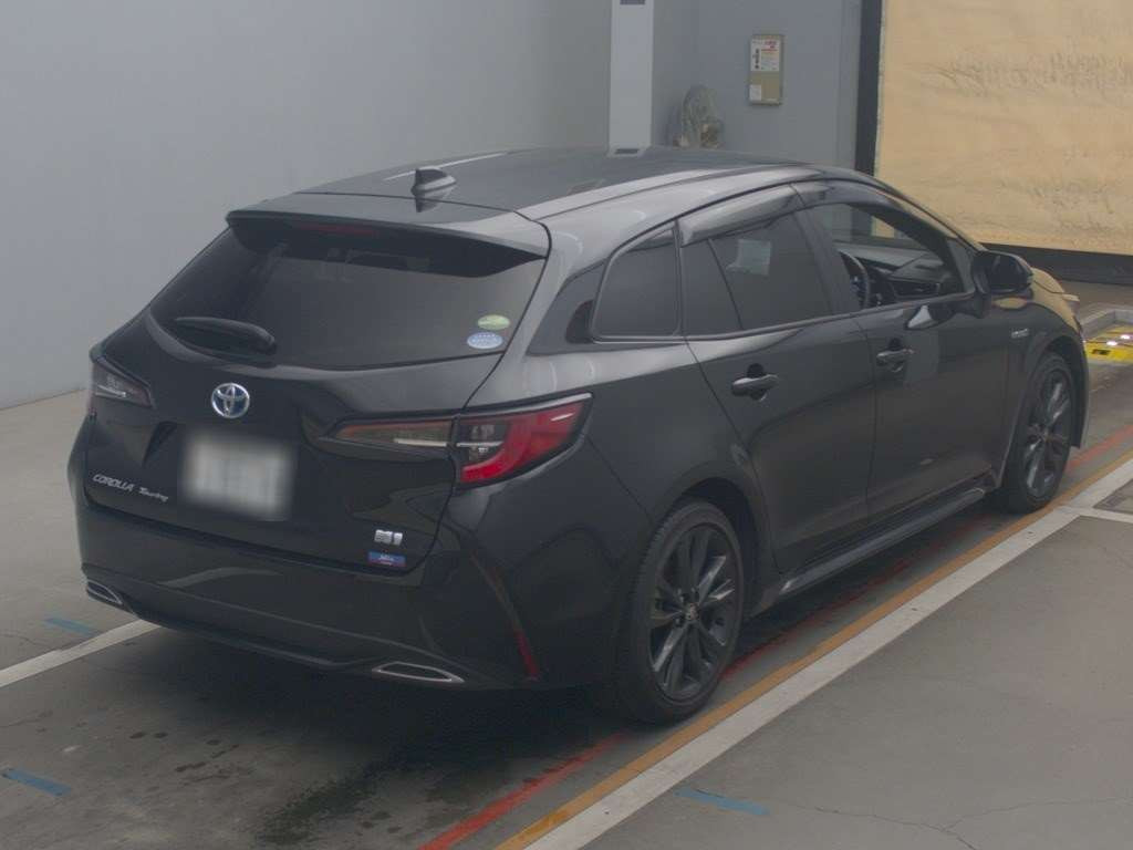 2020 Toyota Corolla Touring Wagon ZWE211W[1]