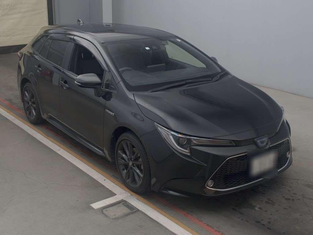 2020 Toyota Corolla Touring Wagon ZWE211W[2]