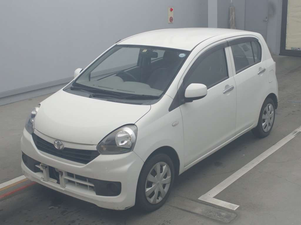 2015 Toyota Pixis Epoch LA300A[0]