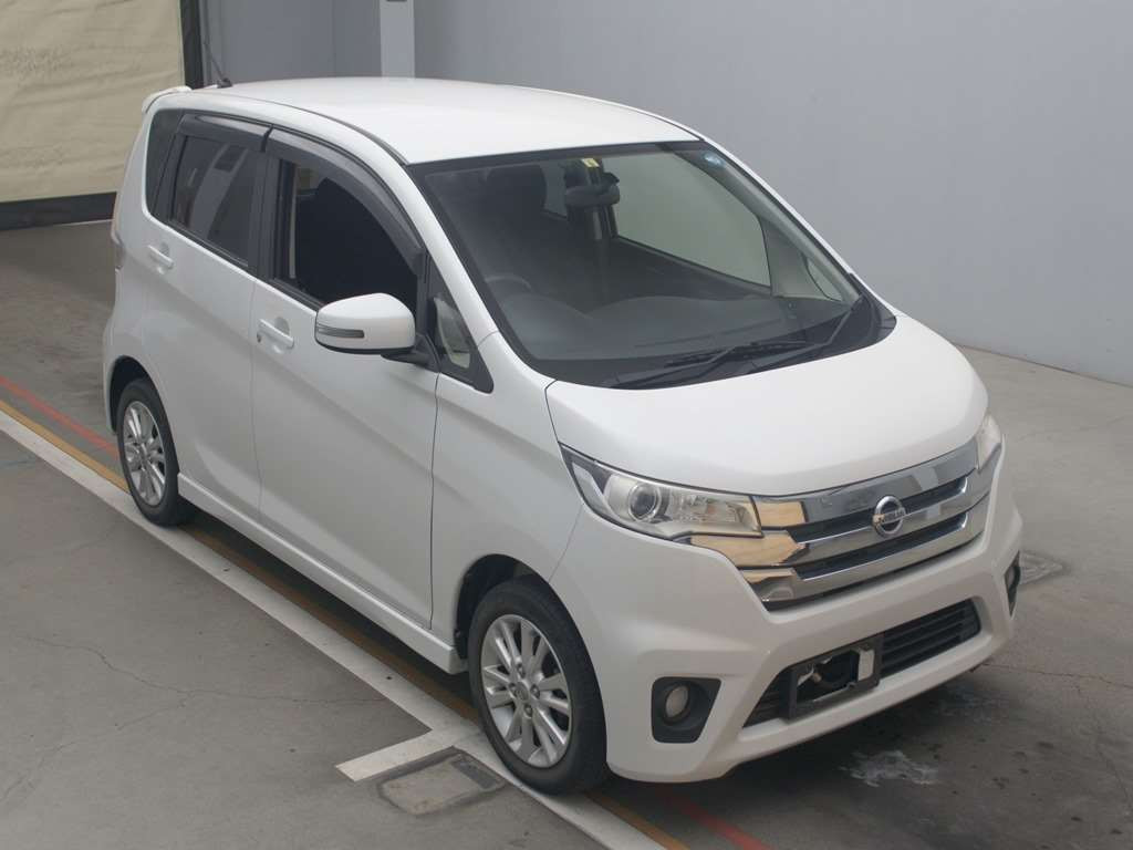 2013 Nissan DAYZ B21W[2]