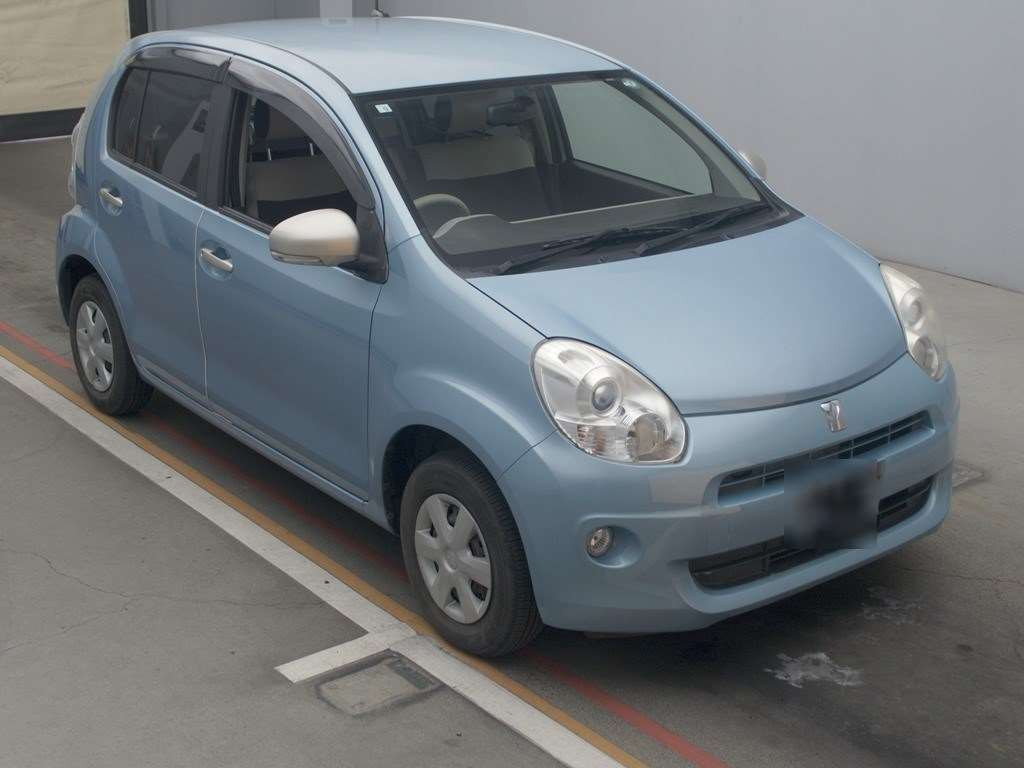 2010 Toyota Passo KGC30[2]