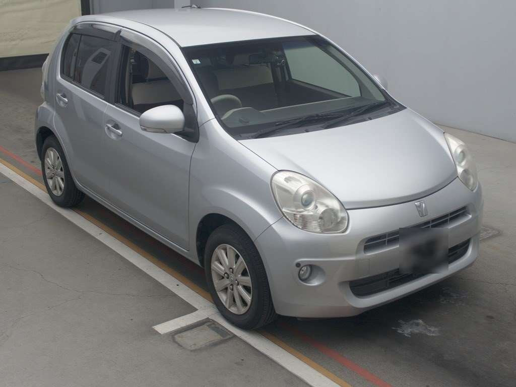 2013 Toyota Passo NGC30[2]