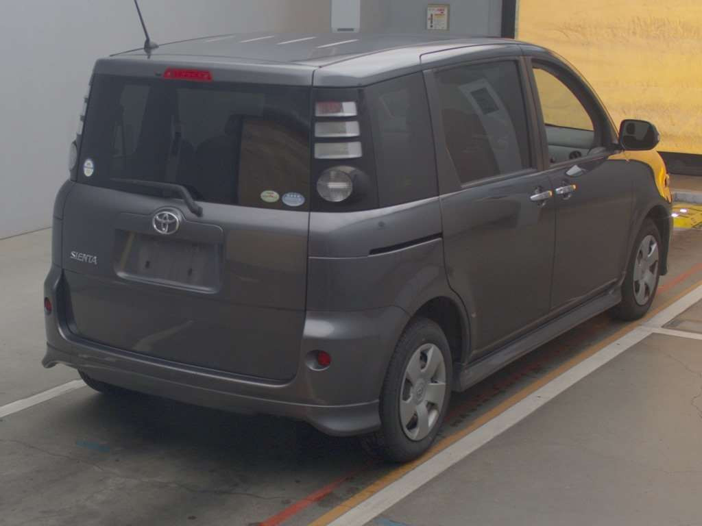 2006 Toyota Sienta NCP81G[1]