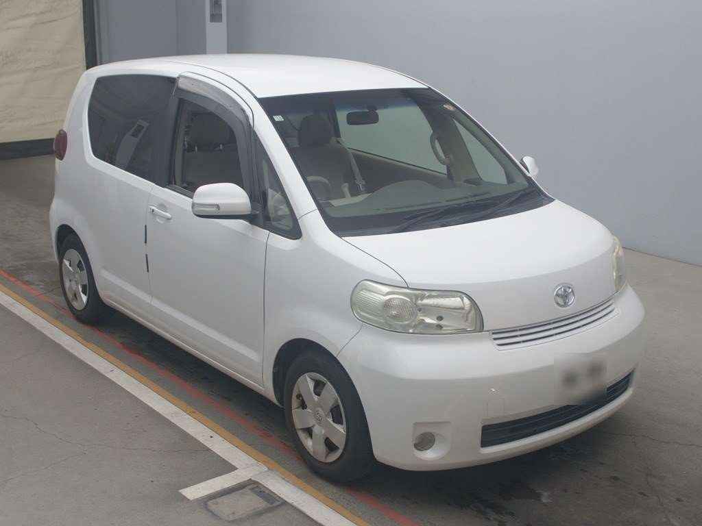 2010 Toyota Porte NNP11[2]