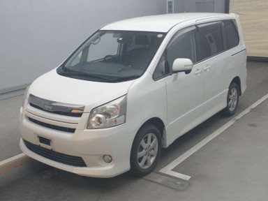 2009 Toyota Noah