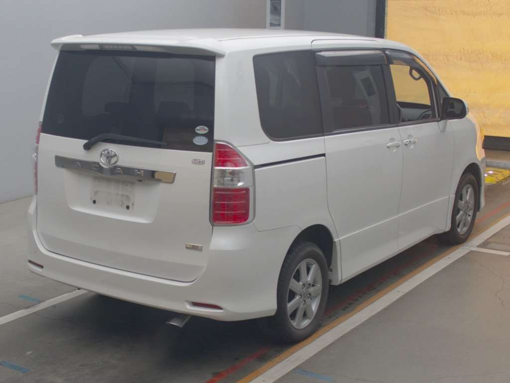 2009 Toyota Noah ZRR75W[1]