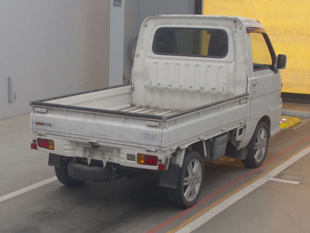 2013 Daihatsu Hijet Truck S211P[1]