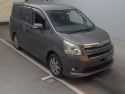 2009 Toyota Noah