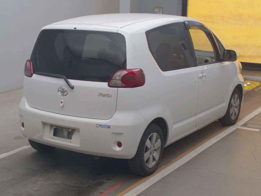 2010 Toyota Porte NNP11[1]