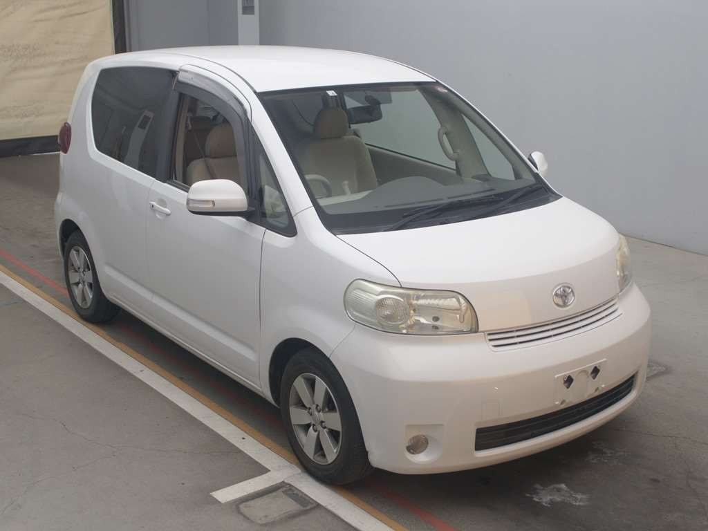 2010 Toyota Porte NNP11[2]