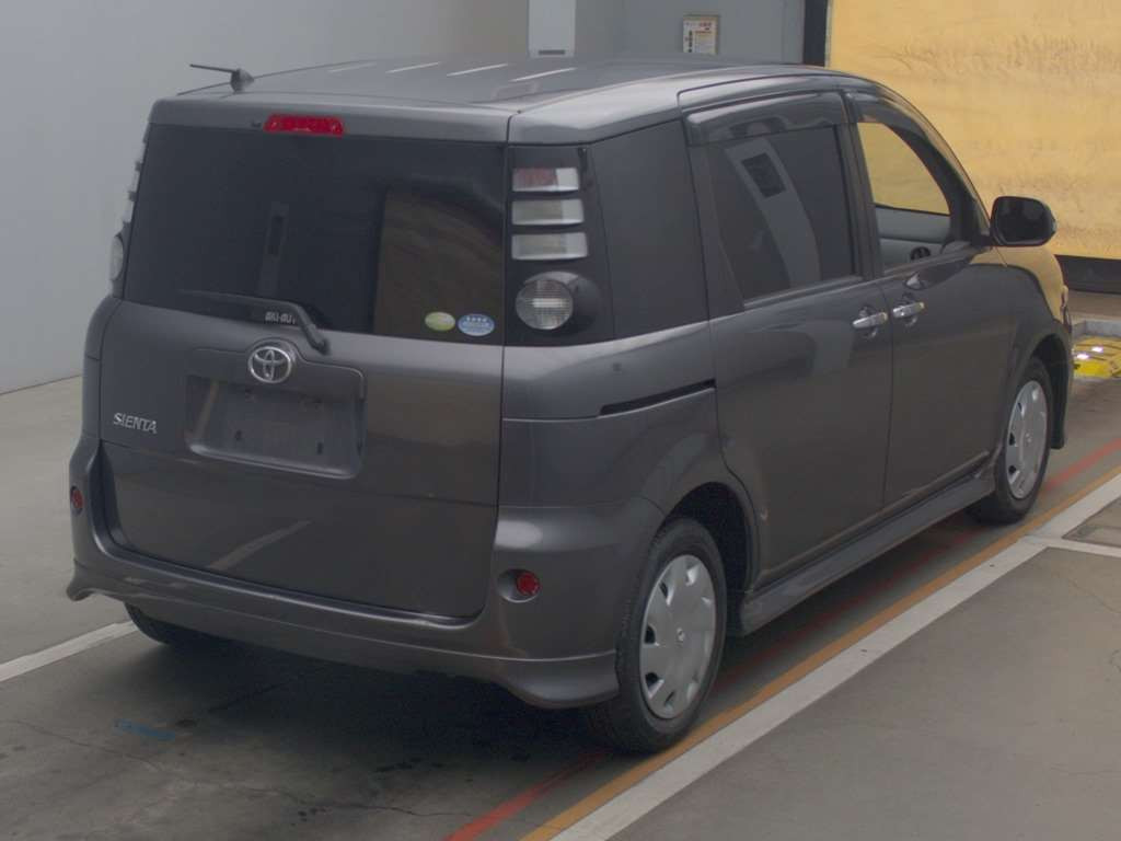 2007 Toyota Sienta NCP81G[1]