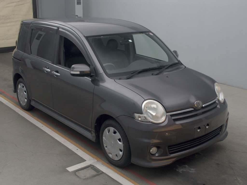 2007 Toyota Sienta NCP81G[2]