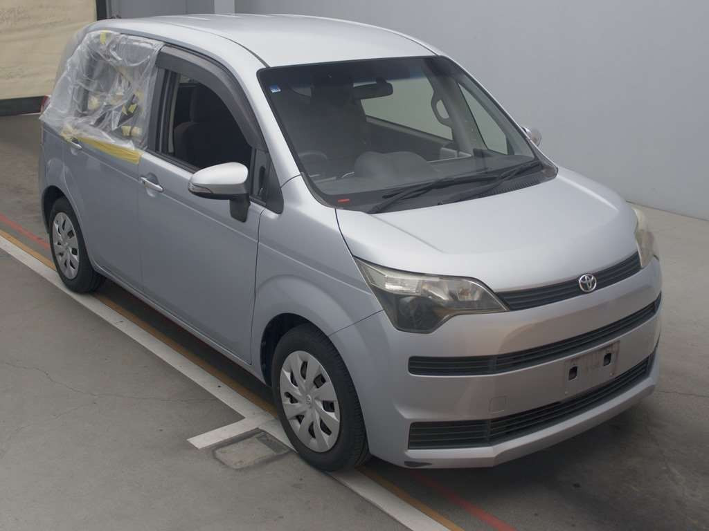 2012 Toyota Spade NCP141[2]