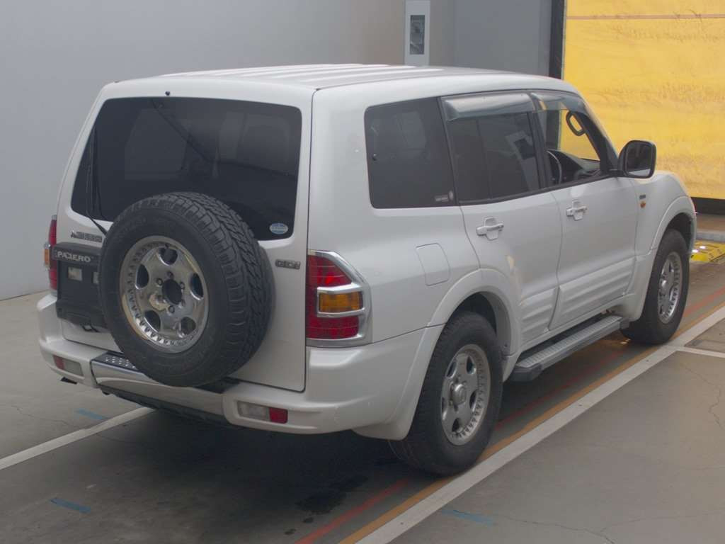 2000 Mitsubishi Pajero V75W[1]