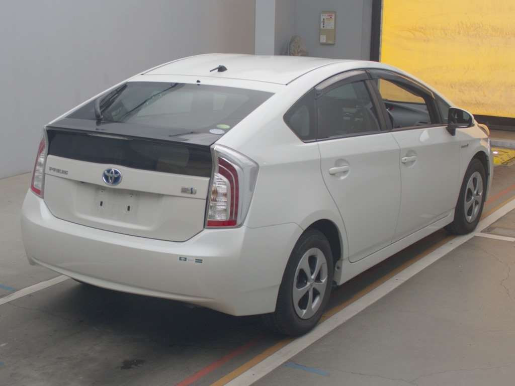 2014 Toyota Prius ZVW30[1]